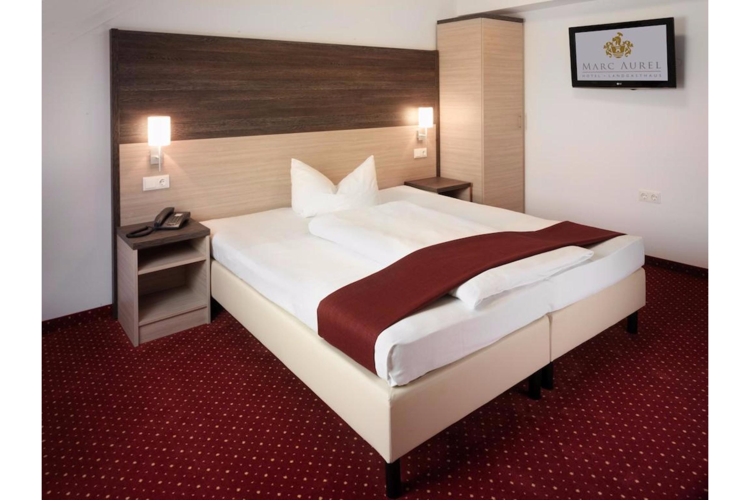 Hotel Marc Aurel Petronell Bagian luar foto
