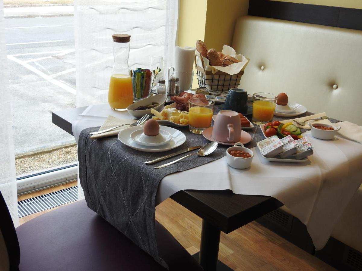 Hotel Marc Aurel Petronell Bagian luar foto
