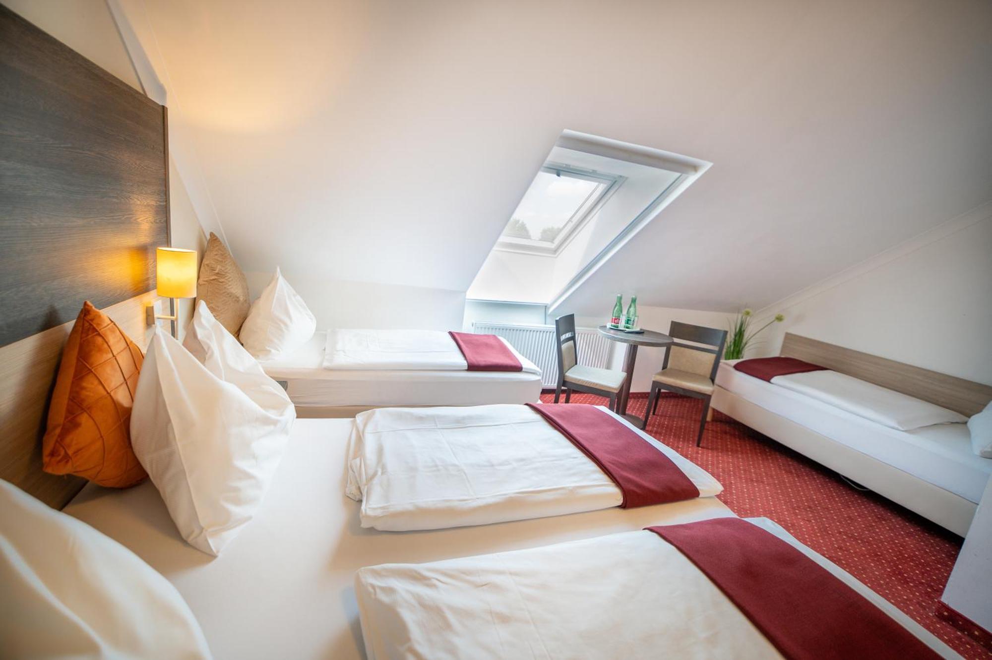 Hotel Marc Aurel Petronell Bagian luar foto