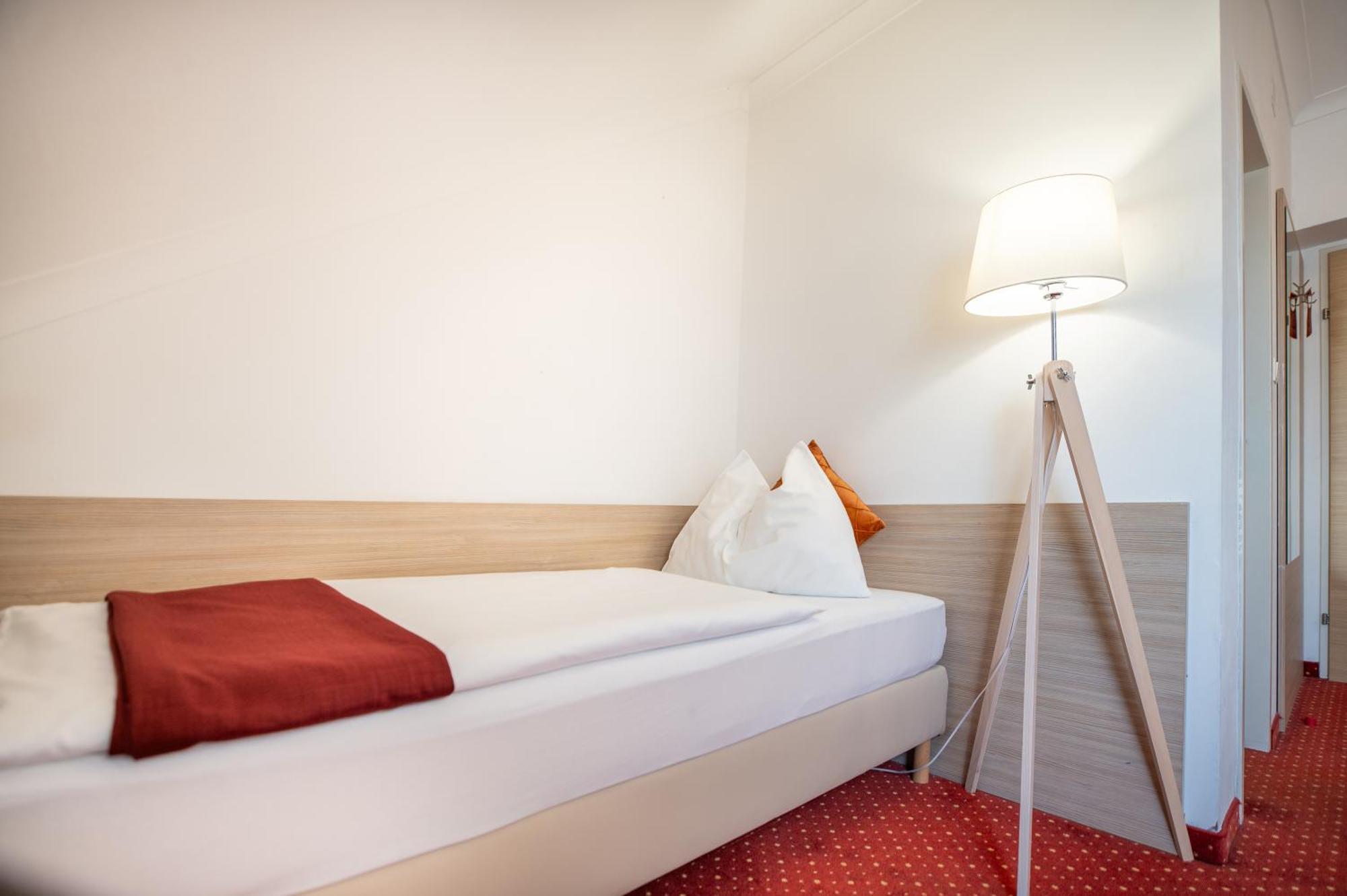 Hotel Marc Aurel Petronell Bagian luar foto