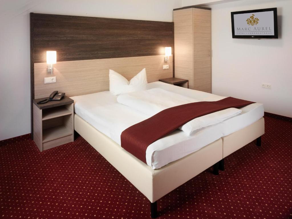 Hotel Marc Aurel Petronell Ruang foto